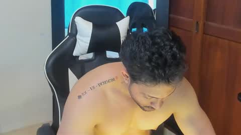 luis_baptista online show from December 17, 6:36 pm