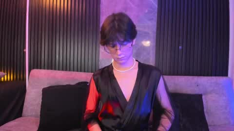 luixdust1 online show from November 7, 5:00 am