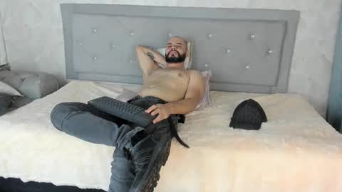 luke diaz7 online show from February 18, 12:15 am