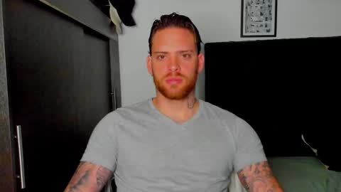 Snapshot of lukeglanton17 chatting on February 27, 10:31 pm Luke online show from February 27, 10:31 pm