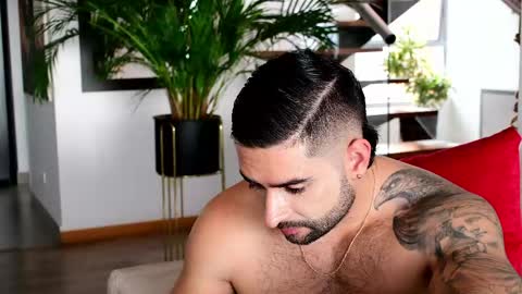 Lukhas f4f online show from April 20, 8:55 pm