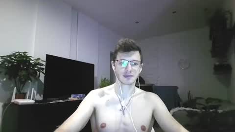 Andrew independent model 2000-0000 CET daily online show from June 29, 10:26 am