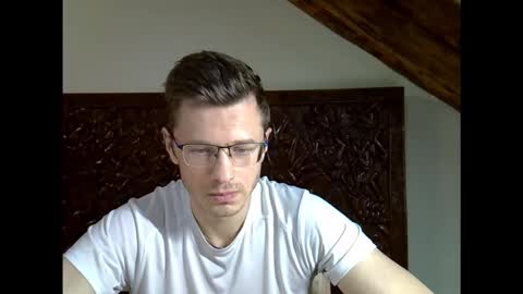 Andrew independent model 2000-0000 CET daily online show from February 25, 8:10 pm