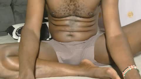 lunalove22_ online show from May 2, 3:15 pm