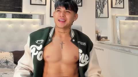 Snapshot of lunay_xtreemboy chatting on September 24, 2:00 am Lunay online show from September 24, 2:00 am