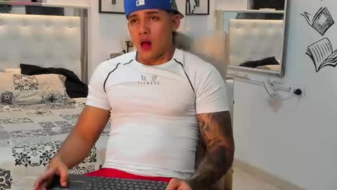 Snapshot of lunay_xtreemboy chatting on September 16, 3:40 am Lunay online show from September 16, 3:40 am