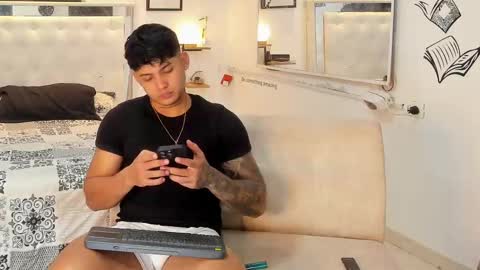 Snapshot of lunay_xtreemboy chatting on September 9, 12:21 am Lunay online show from September 9, 12:21 am