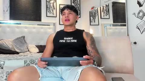 Snapshot of lunay_xtreemboy chatting on September 10, 3:05 am Lunay online show from September 10, 3:05 am
