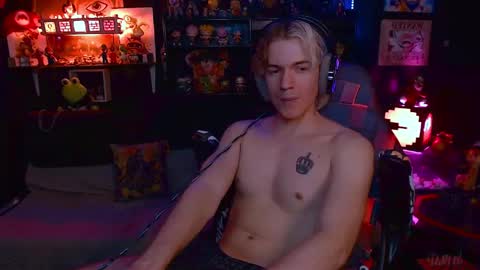 lustymatt online show from October 12, 8:08 am