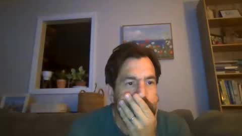 Luv2likslit online show from April 21, 7:14 am