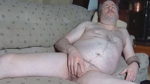 Snapshot of luv2show7527 chatting on February 20, 3:01 am luv2show7527 online show from February 20, 3:01 am