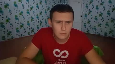 Snapshot of luxeboy_ chatting on October 4, 6:35 pm Mike online show from October 4, 6:35 pm