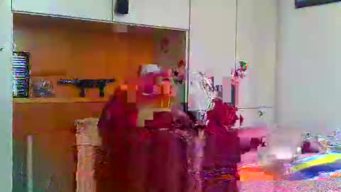 Snapshot of luxx72boy chatting on February 23, 9:50 am luxx72boy online show from February 23, 9:50 am