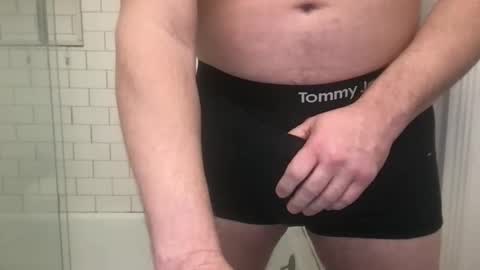 lvguynextdoor440656 online show from December 3, 10:27 pm