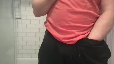 lvguynextdoor440656 online show from April 6, 3:35 pm