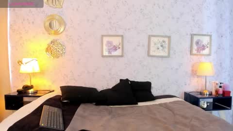 Lyan online show from March 30, 7:15 pm