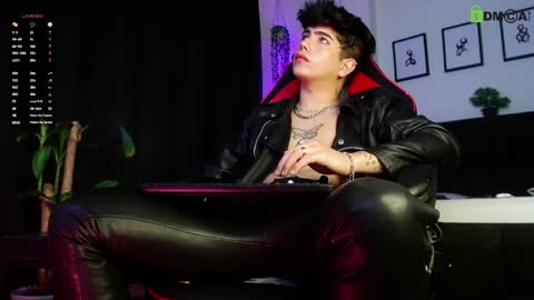 Lyle Bennett Freelance Model online show from May 23, 8:58 pm