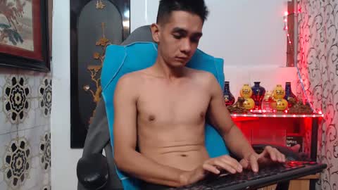 Snapshot of lyubovmoya3 chatting on December 5, 10:12 pm SWEETPINOY online show from December 5, 10:12 pm