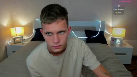 m0neyken_ online show from July 3, 2:50 am