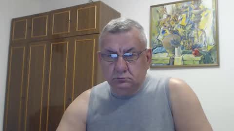 Snapshot of machomale3 chatting on October 8, 8:24 pm Macho online show from October 8, 8:24 pm