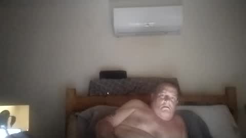 mack9875 online show from October 18, 5:12 am