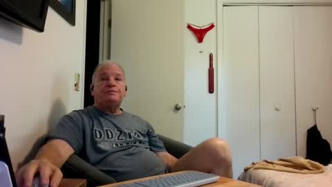 mackdocc001 online show from July 7, 5:38 pm