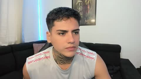 Snapshot of mad_maxxx1 chatting on January 24, 1:25 pm max online show from January 24, 1:25 pm