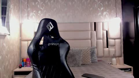 Snapshot of maddox_santana chatting on December 11, 12:03 am Maddox Santana online show from December 11, 12:03 am