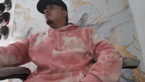 magic_milk23 online show from March 17, 1:57 pm