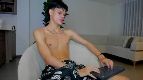 Snapshot of maicolruggeri chatting on February 28, 11:56 pm MAICOL online show from February 28, 11:56 pm