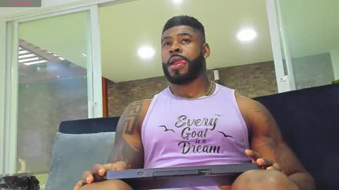 Makonnen online show from December 15, 9:53 pm