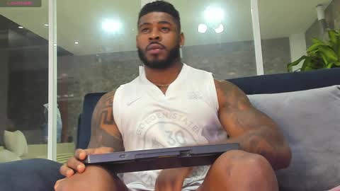 Makonnen online show from December 24, 3:05 am