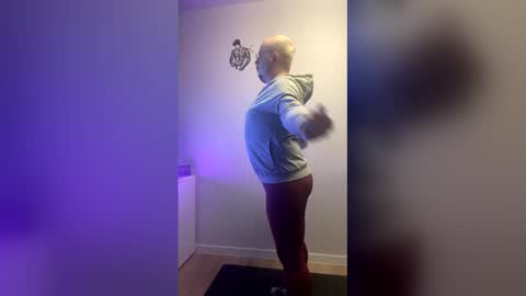 malfoj374328 online show from December 5, 9:16 am