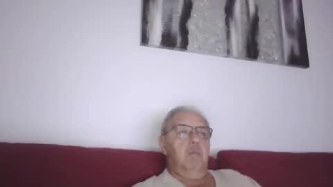 Snapshot of mambow99 chatting on October 16, 12:29 am OLDMANFREE online show from October 16, 12:29 am