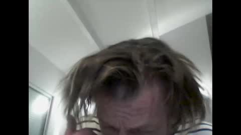 Snapshot of man38110 chatting on February 24, 9:20 pm man38110 online show from February 24, 9:20 pm