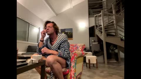 Snapshot of man38110 chatting on February 1, 10:55 pm man38110 online show from February 1, 10:55 pm