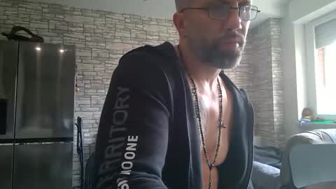 Snapshot of man4uc2c_ chatting on October 3, 8:19 am man4uc2c_ online show from October 3, 8:19 am