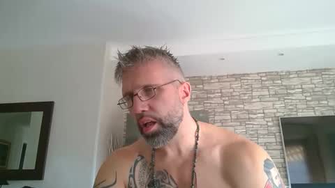 Snapshot of man4uc2c_ chatting on October 30, 1:56 pm man4uc2c_ online show from October 30, 1:56 pm