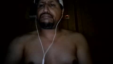 Snapshot of man_new chatting on October 23, 12:14 am Man new online show from October 23, 12:14 am