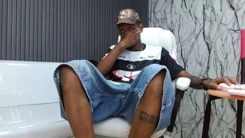 Snapshot of man_san11 chatting on October 16, 7:33 pm man_san11 online show from October 16, 7:33 pm