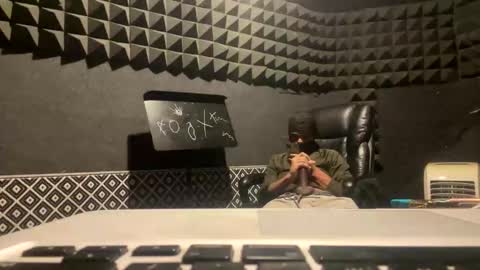 Mani4sexy online show from December 16, 8:43 am