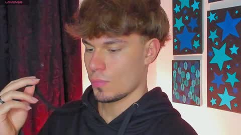  independent model online show from April 15, 3:50 am