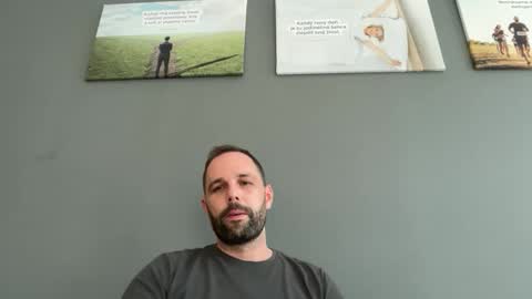 manynaaamess online show from September 22, 1:32 pm