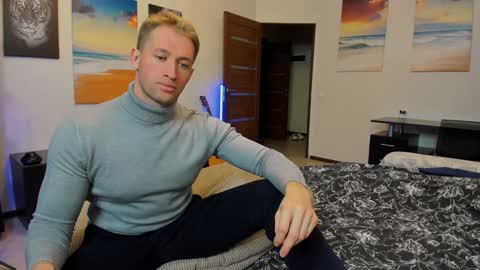 Snapshot of marc105100 chatting on January 12, 8:36 pm alex marvelxx online show from January 12, 8:36 pm