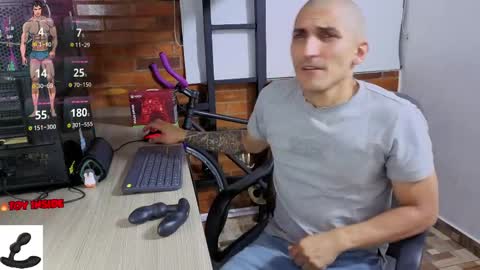 Marck  Independent model  online show from April 3, 4:09 am