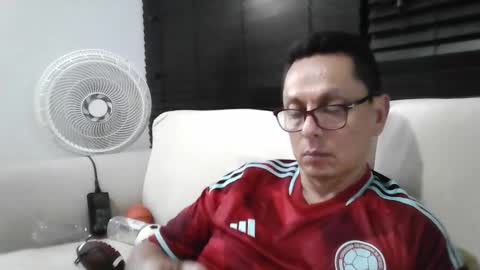 Snapshot of marcuskelvin chatting on October 9, 2:05 am Marcus online show from October 9, 2:05 am