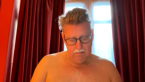 Snapshot of marin50 chatting on October 29, 8:17 am marin50 online show from October 29, 8:17 am