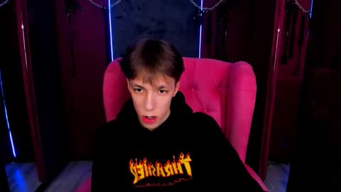 Mark online show from October 21, 3:26 pm