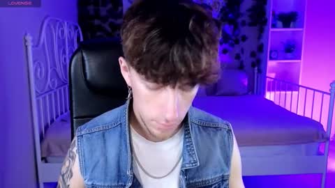 mark_caron online show from October 4, 8:46 pm