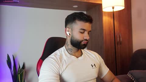 Mark online show from November 7, 11:08 pm